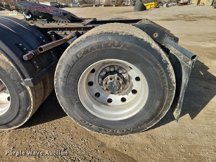 image for item EO7017 2000 Kenworth W900 semi truck