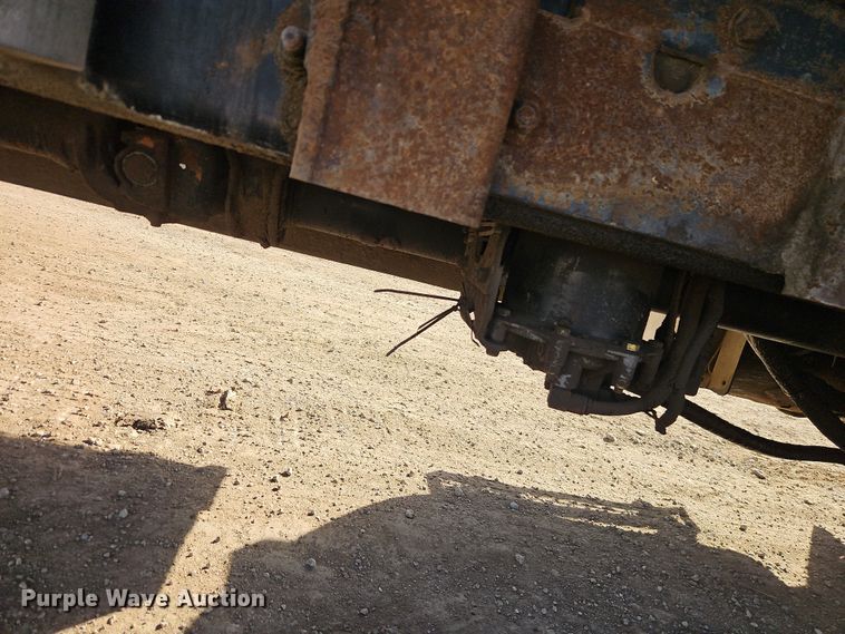 image for item EO7018 2004 Mack CV dump truck