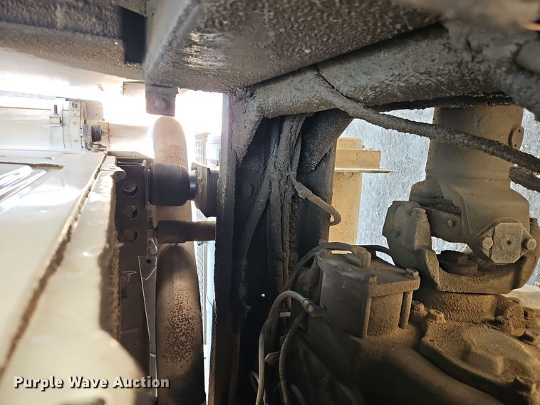 image for item EO7018 2004 Mack CV dump truck