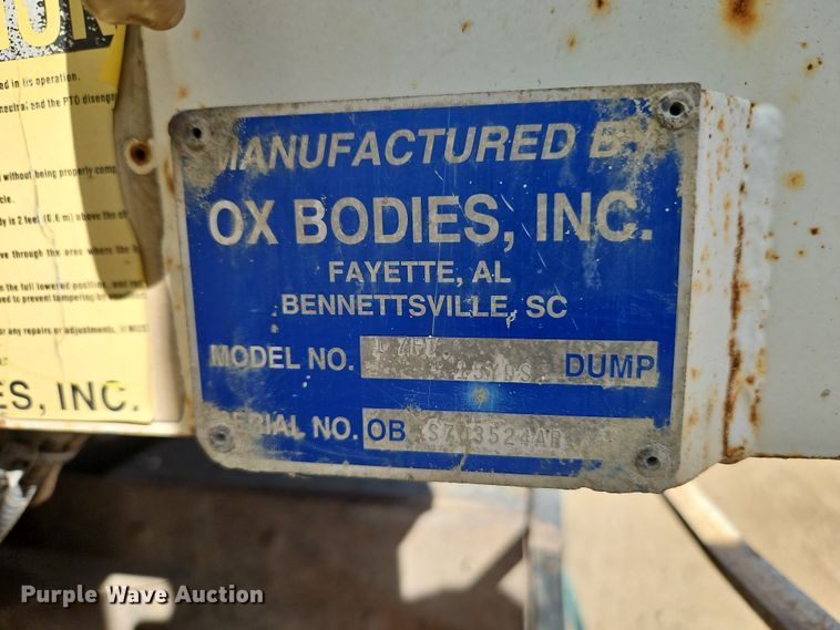 image for item EO7018 2004 Mack CV dump truck