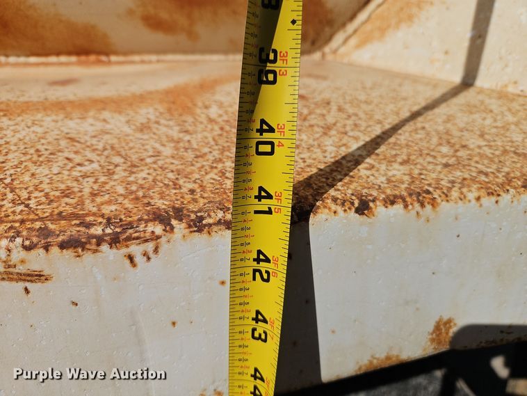 image for item EO7018 2004 Mack CV dump truck