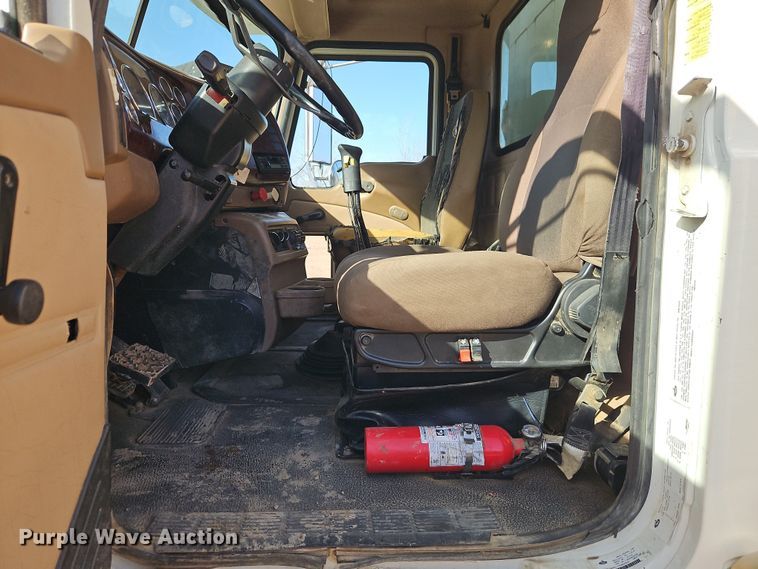 image for item EO7018 2004 Mack CV dump truck