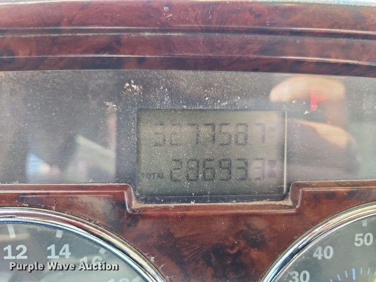 image for item EO7018 2004 Mack CV dump truck