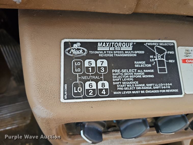 image for item EO7018 2004 Mack CV dump truck