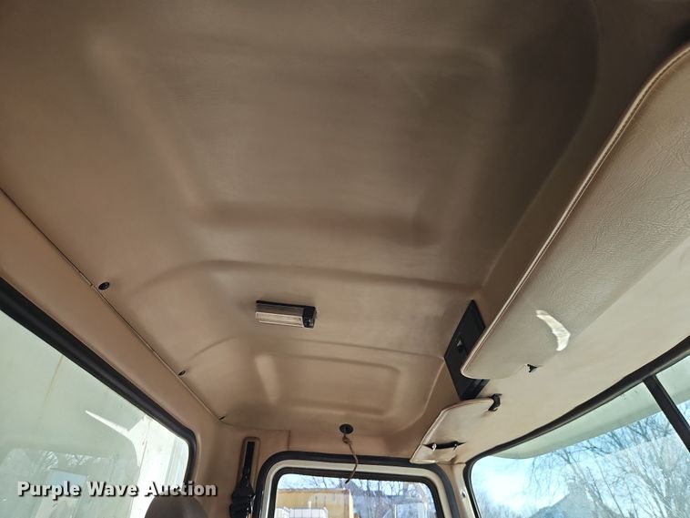 image for item EO7018 2004 Mack CV dump truck