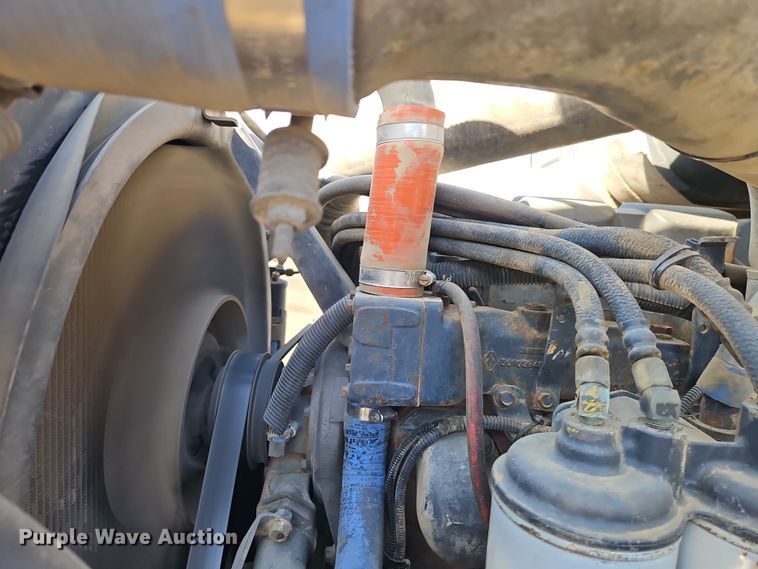 image for item EO7018 2004 Mack CV dump truck