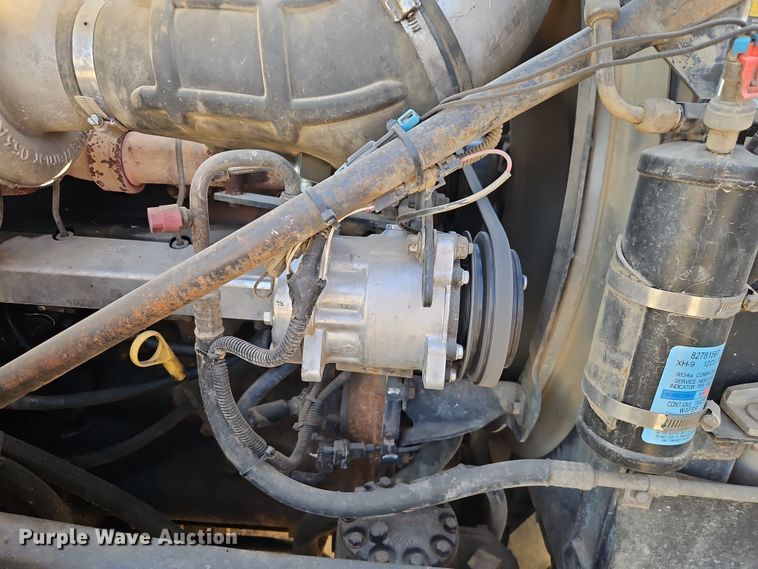 image for item EO7018 2004 Mack CV dump truck