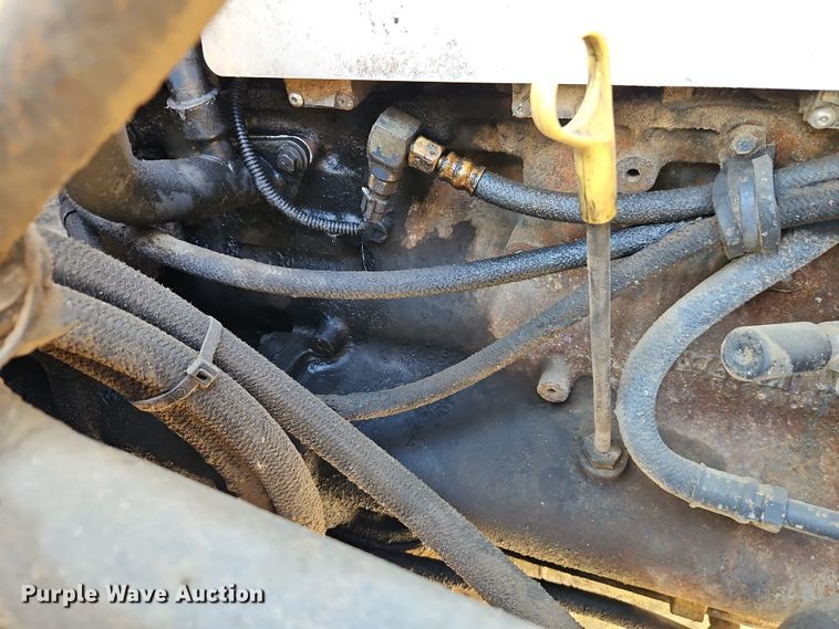 image for item EO7018 2004 Mack CV dump truck