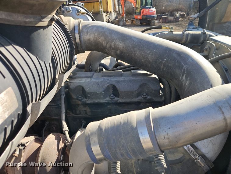 image for item EO7018 2004 Mack CV dump truck