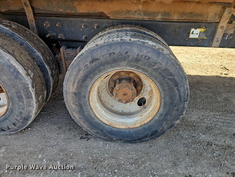 image for item EO7018 2004 Mack CV dump truck