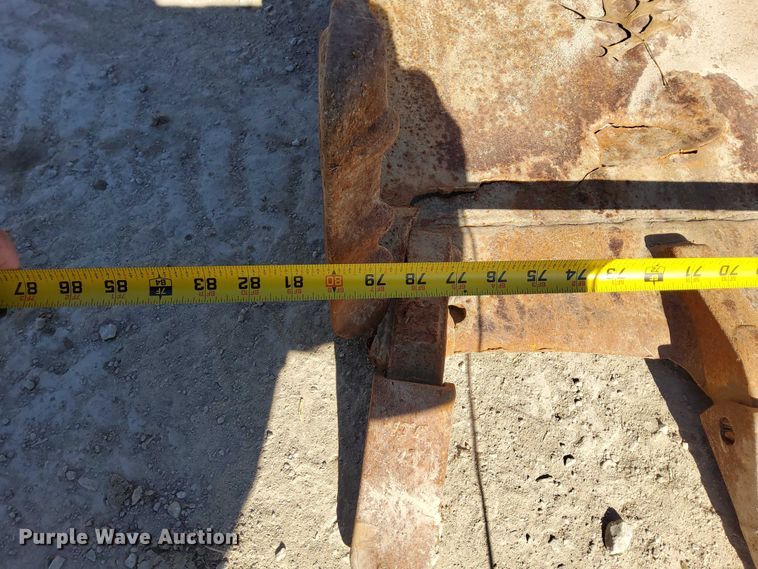 image for item EO7021 2013 Takeuchi  TL12 tracked skid steer loader