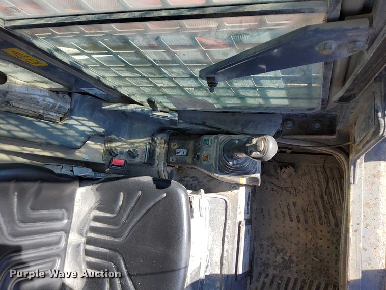 image for item EO7021 2013 Takeuchi  TL12 tracked skid steer loader