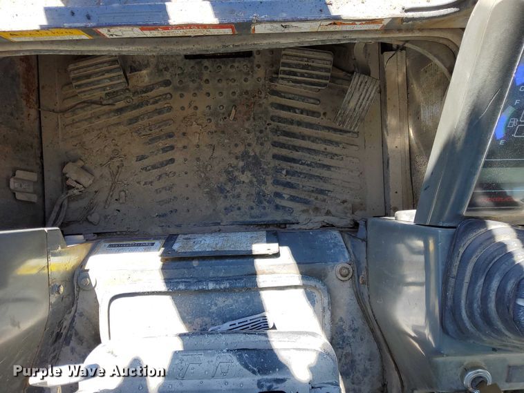 image for item EO7021 2013 Takeuchi  TL12 tracked skid steer loader