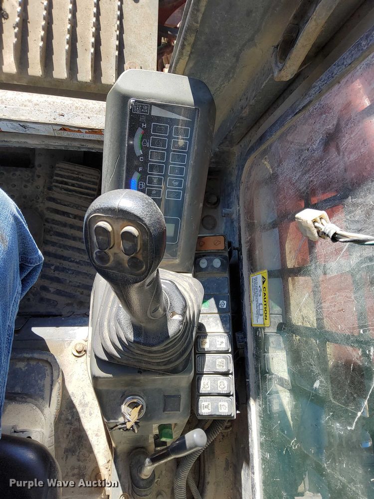 image for item EO7021 2013 Takeuchi  TL12 tracked skid steer loader