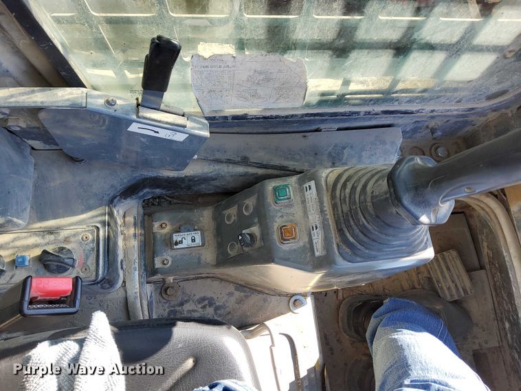 image for item EO7021 2013 Takeuchi  TL12 tracked skid steer loader