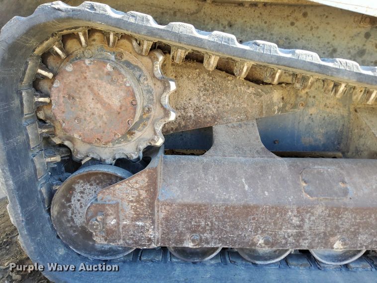 image for item EO7021 2013 Takeuchi  TL12 tracked skid steer loader