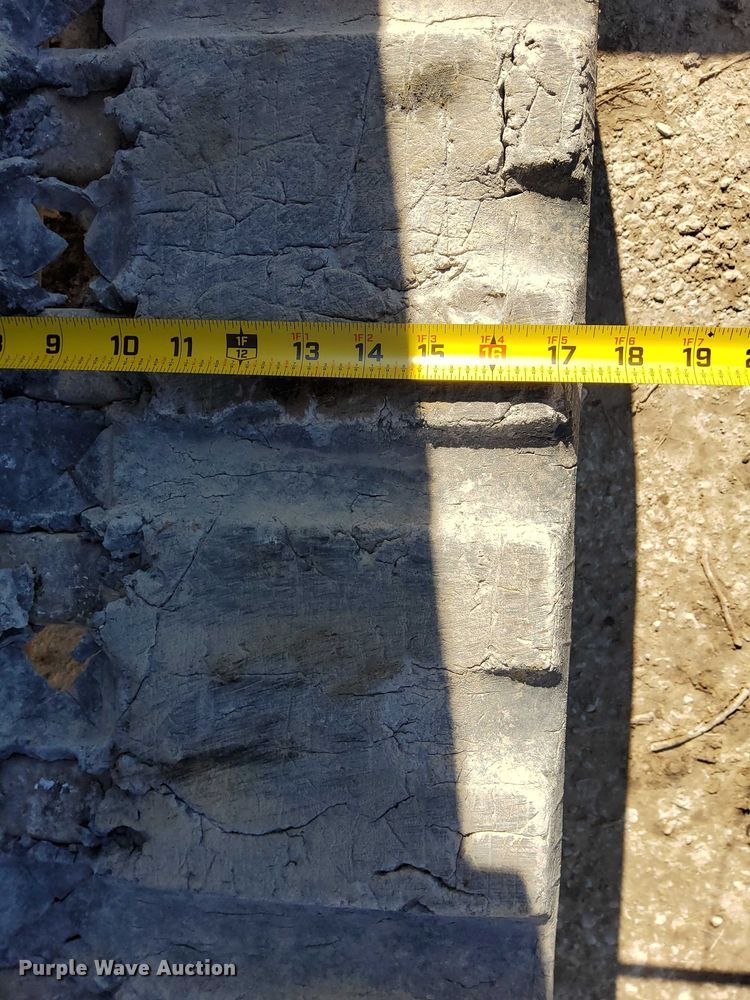 image for item EO7021 2013 Takeuchi  TL12 tracked skid steer loader