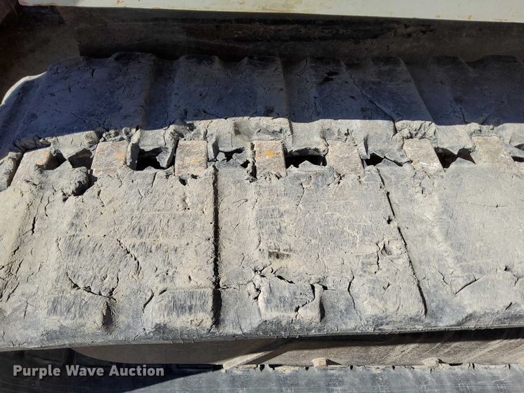 image for item EO7021 2013 Takeuchi  TL12 tracked skid steer loader