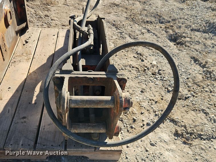 image for item EO7022 NPK E203 breaker