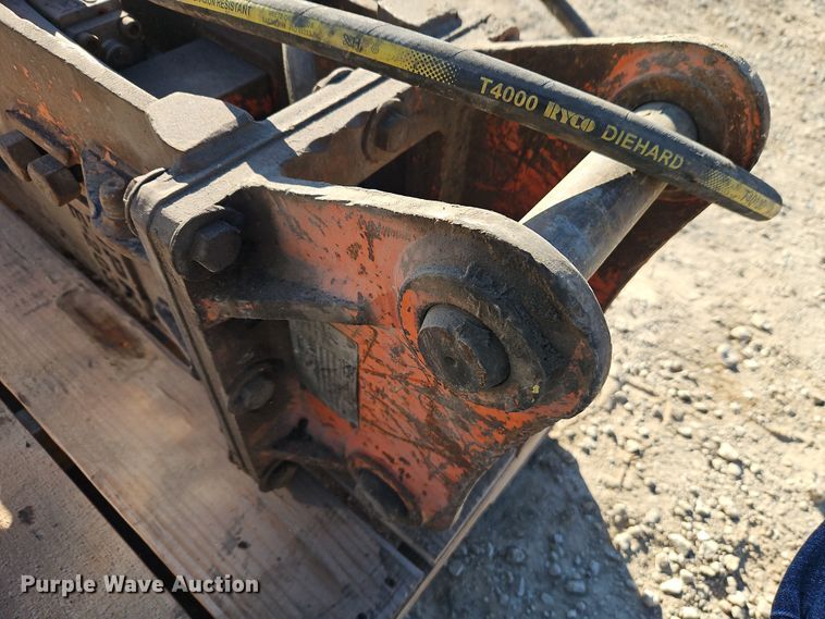 image for item EO7022 NPK E203 breaker