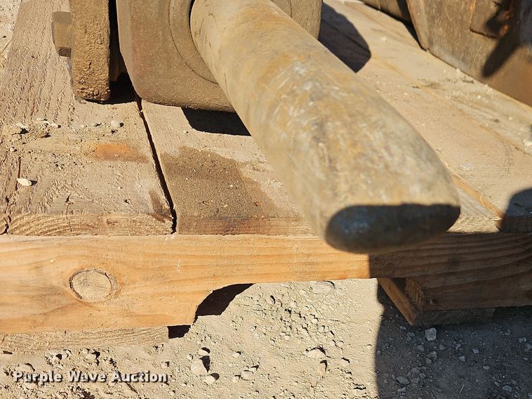 image for item EO7022 NPK E203 breaker