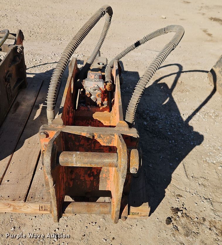 image for item EO7023 NPK GH4 breaker