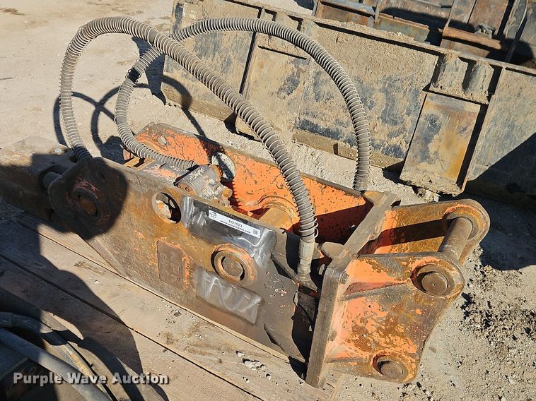 image for item EO7023 NPK GH4 breaker