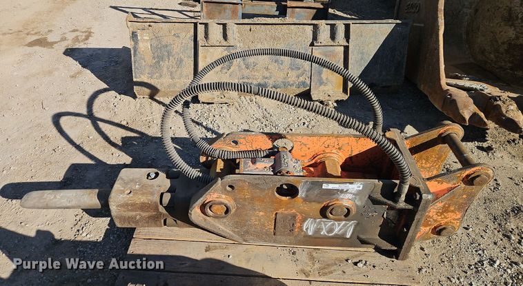 image for item EO7023 NPK GH4 breaker