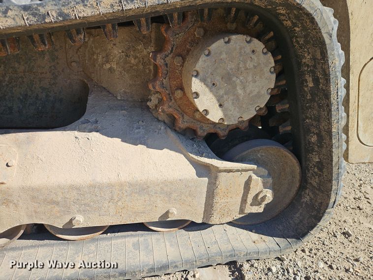 image for item EO7030 2022 Takeuchi TL12R-2 tracked skid steer loader