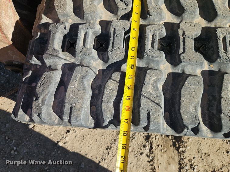 image for item EO7030 2022 Takeuchi TL12R-2 tracked skid steer loader