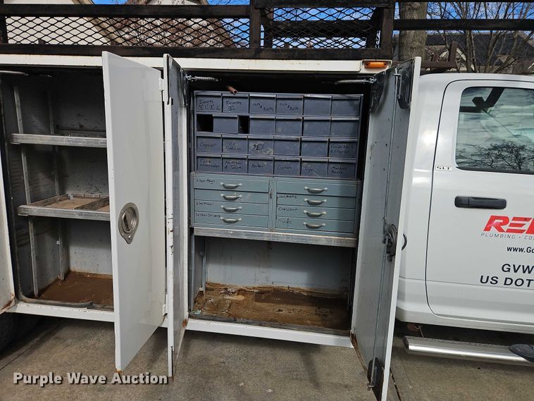 image for item EO7032 2017 RAM 5500 utility / service truck