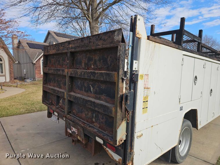 image for item EO7032 2017 RAM 5500 utility / service truck