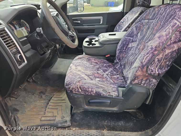 image for item EO7032 2017 RAM 5500 utility / service truck