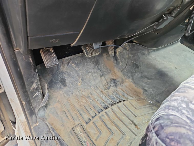 image for item EO7032 2017 RAM 5500 utility / service truck