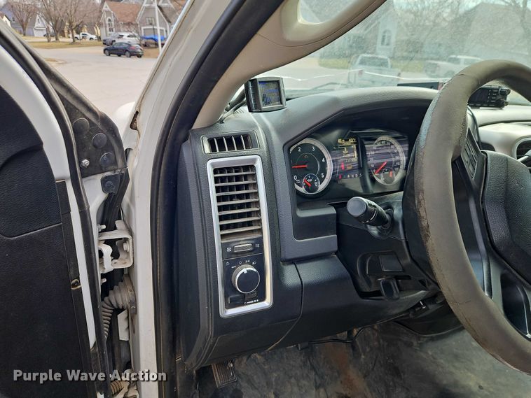 image for item EO7032 2017 RAM 5500 utility / service truck