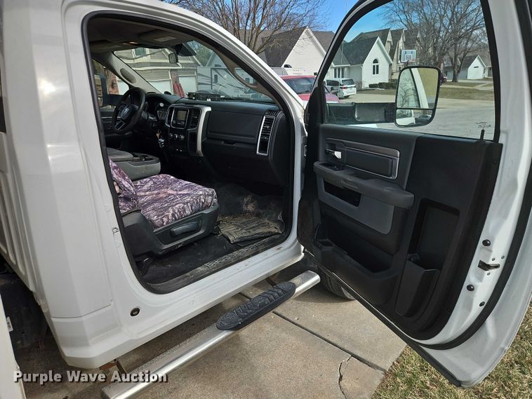 image for item EO7032 2017 RAM 5500 utility / service truck