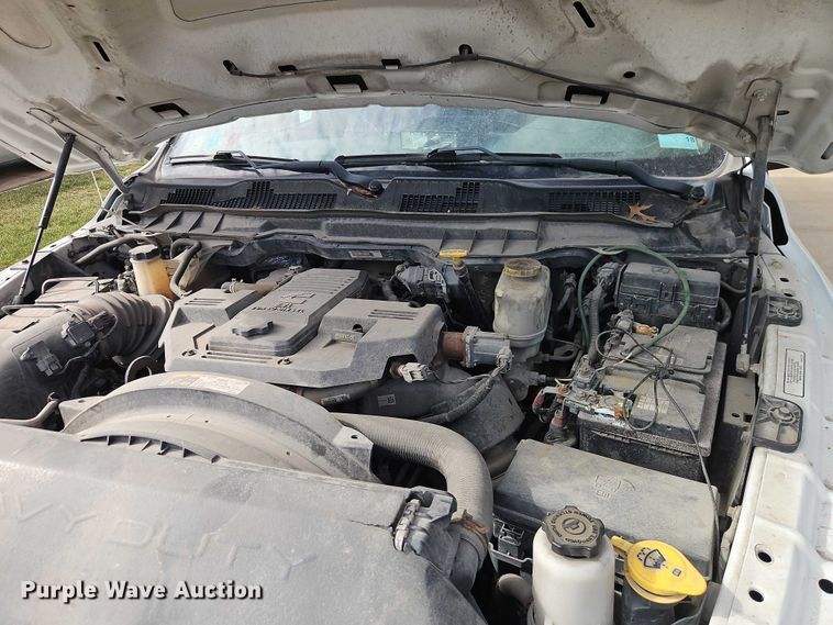 image for item EO7032 2017 RAM 5500 utility / service truck