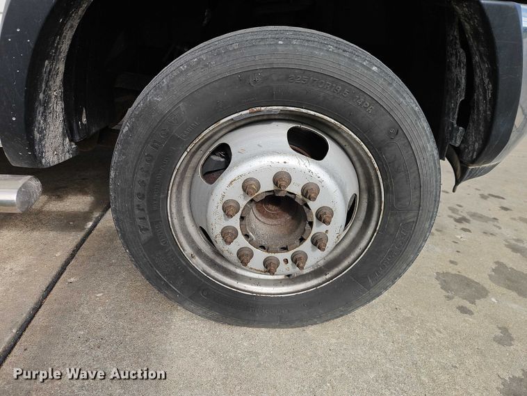 image for item EO7032 2017 RAM 5500 utility / service truck