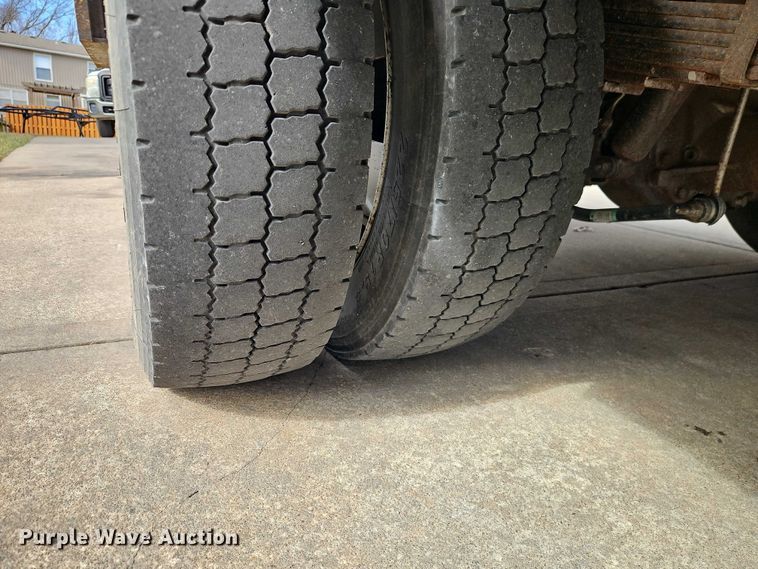 image for item EO7032 2017 RAM 5500 utility / service truck