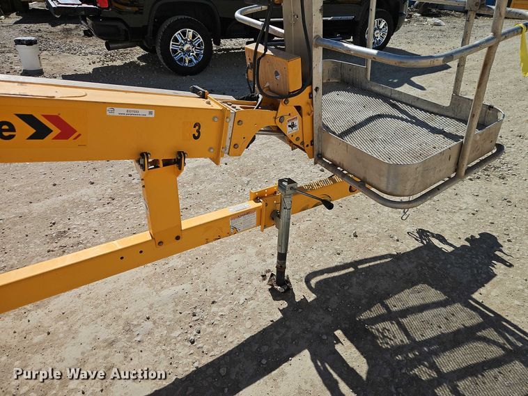 image for item EO7033 2017 Haulotte 3632T boom lift