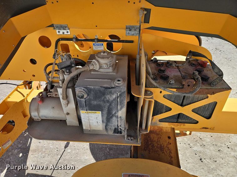 image for item EO7033 2017 Haulotte 3632T boom lift