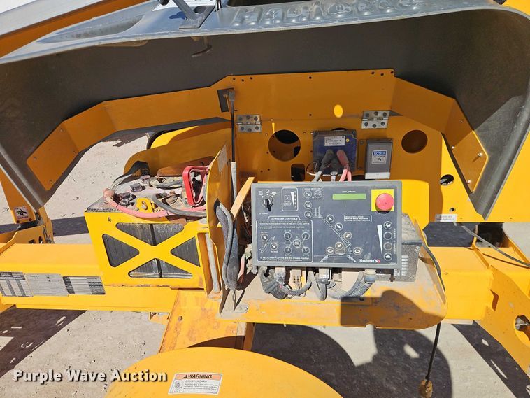 image for item EO7033 2017 Haulotte 3632T boom lift