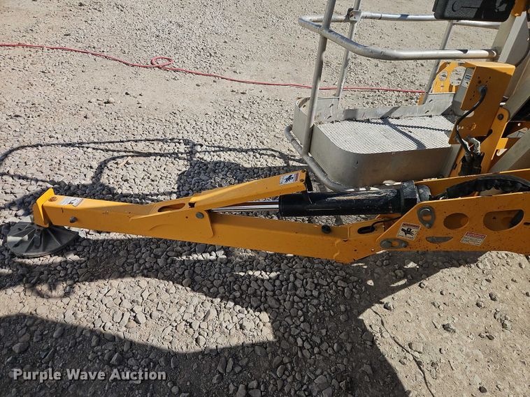 image for item EO7034 2018 Houlotte 4527A boom lift