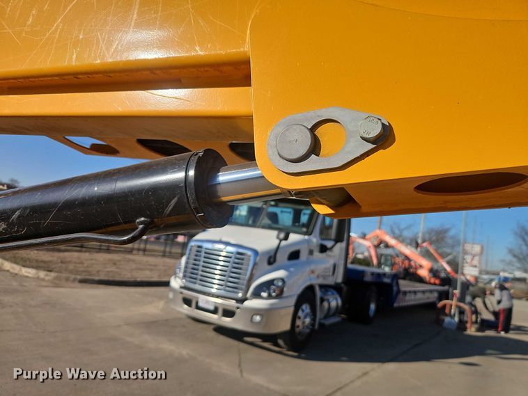 image for item EO7038 2022 Haulotte 5533A boom lift