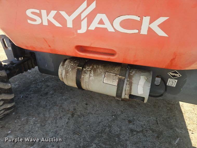 image for item EO7039 2013 Skyjack SJ63AJ boom lift