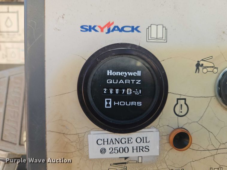 image for item EO7039 2013 Skyjack SJ63AJ boom lift