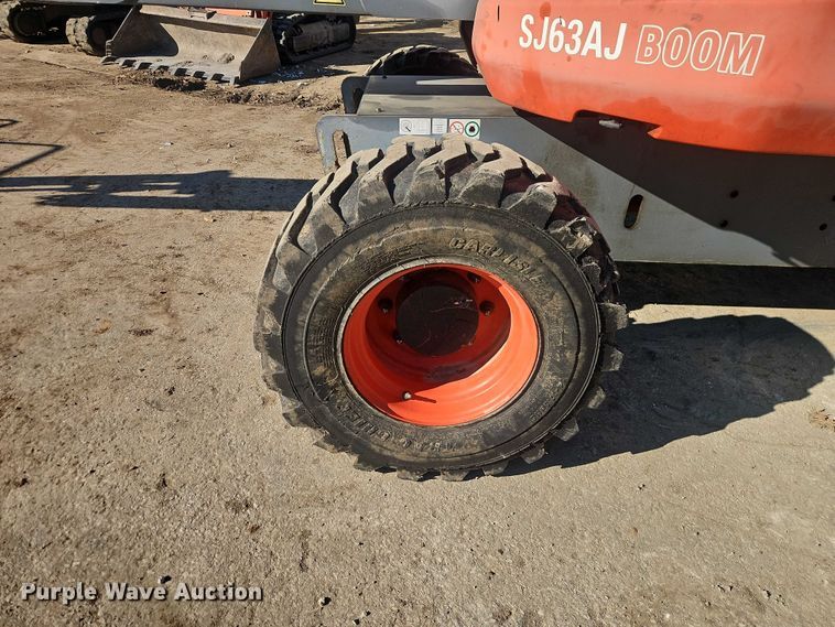 image for item EO7039 2013 Skyjack SJ63AJ boom lift