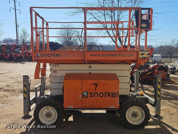 image for item EO7041 2016 Snorkel S3370RT scissor lift