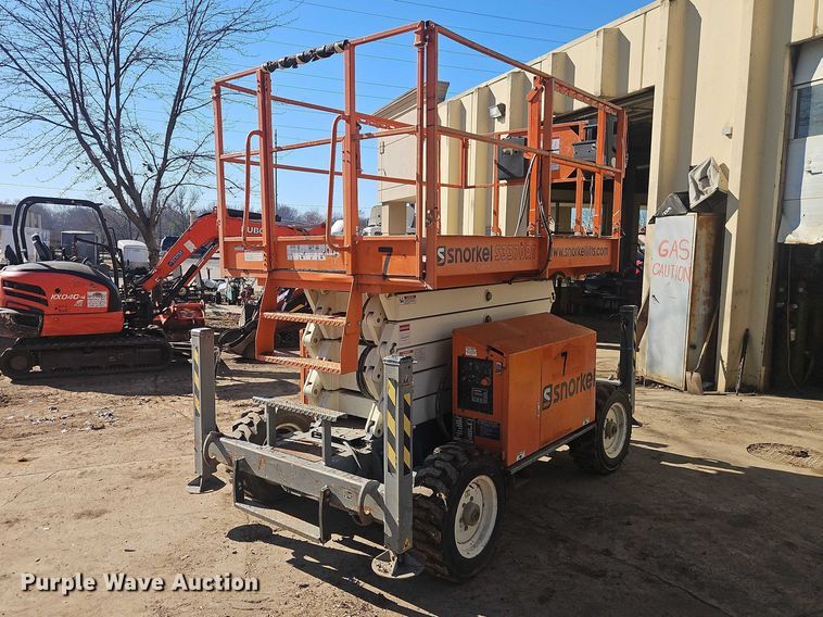 image for item EO7041 2016 Snorkel S3370RT scissor lift