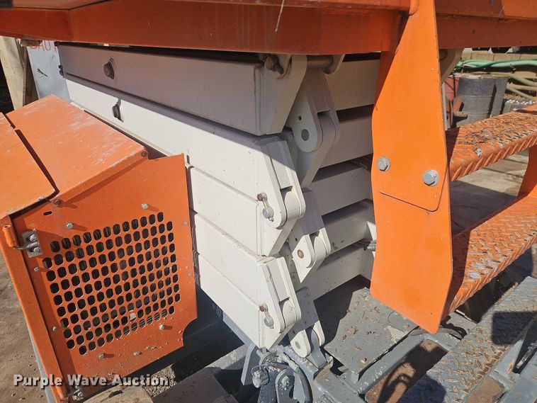 image for item EO7041 2016 Snorkel S3370RT scissor lift